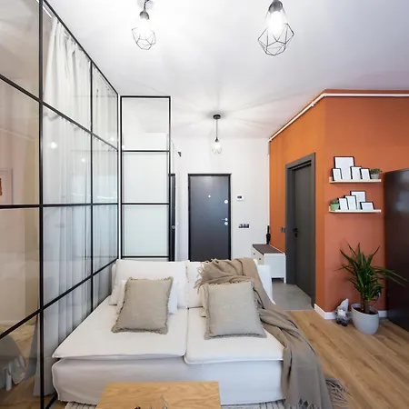 Unique View Balcony & Parking Space Apartment *